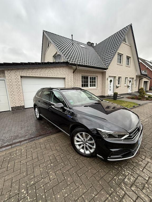 Gebraucht VW Passat GTE 218 PS (160 kW) 2021 Schwarz Kombi