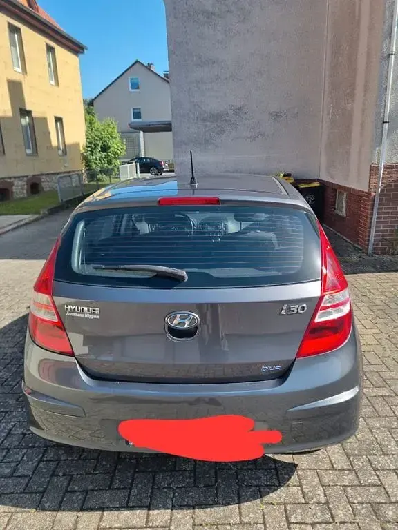 Usado Hyundai i30 Classic 109 CV (80 kW) 2010 Gris Familiar