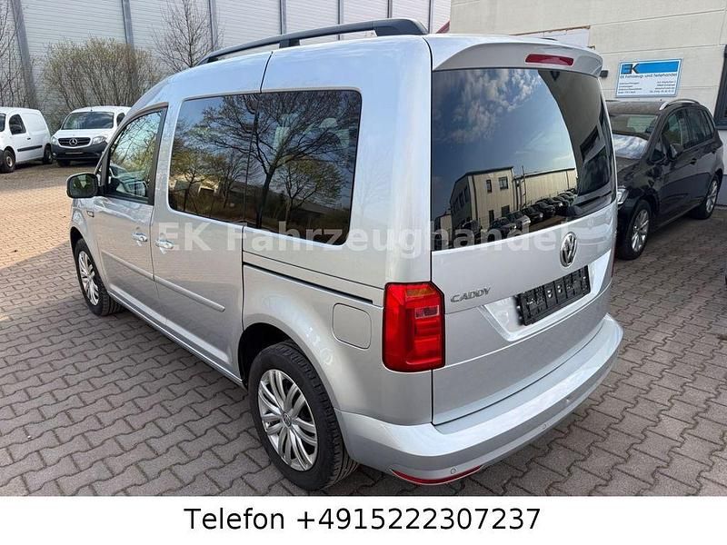 Gebraucht VW Caddy Trendline 102 PS (75 kW) 2017 Silber Van / Kleinbus