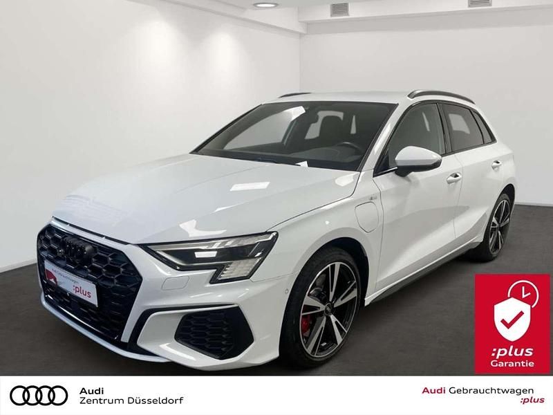 Gletscherweiß metallic Gebraucht 2022 Audi A3 Sportback e-tron S-Line Limousine | 24.490 € (Fairer Preis) - Bild 1/3