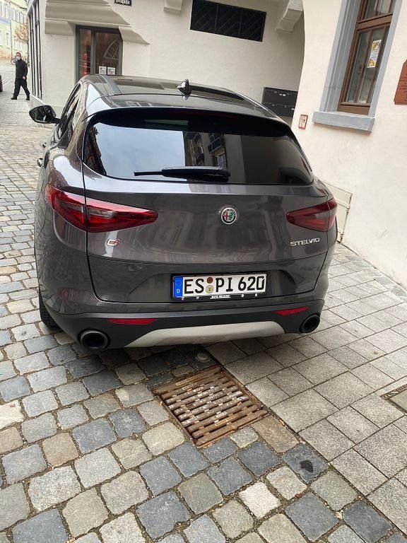 Gebraucht Alfa Romeo Stelvio Super 280 PS (205 kW) 2017 Grau SUV