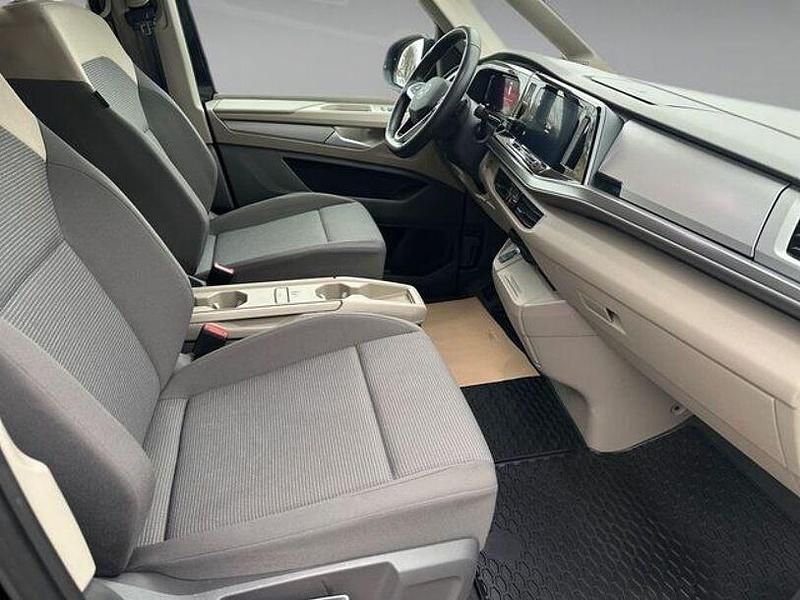 Second-hand VW Multivan 136 CP (100 kW) 2022 Negru Monovolum