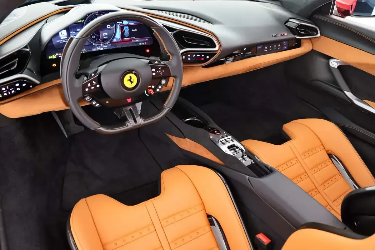 Gebraucht Ferrari 296 829 PS (609 kW) 2025 Rot Cabrio