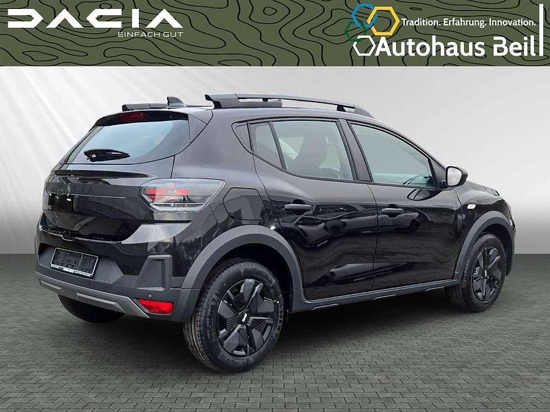 Neu Dacia Sandero Essentiel 110 PS (80 kW) 2026 Perlmuttschwarz metallic Limousine