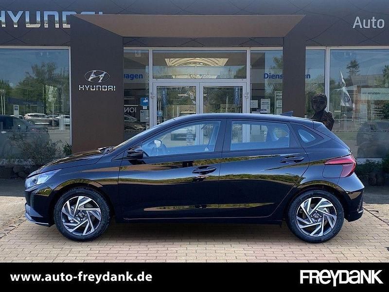 Gebraucht Hyundai i20 Trend 101 PS (74 kW) 2025 Phantom black Limousine