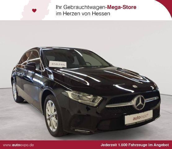 Schwarz Gebraucht 2022 Mercedes A250 Style Limousine | 23.989 € (Superpreis) - Bild 1/4