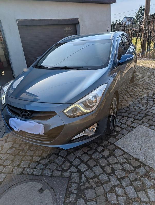 Gebraucht Hyundai i40 136 PS (100 kW) 2012 Blau Kombi