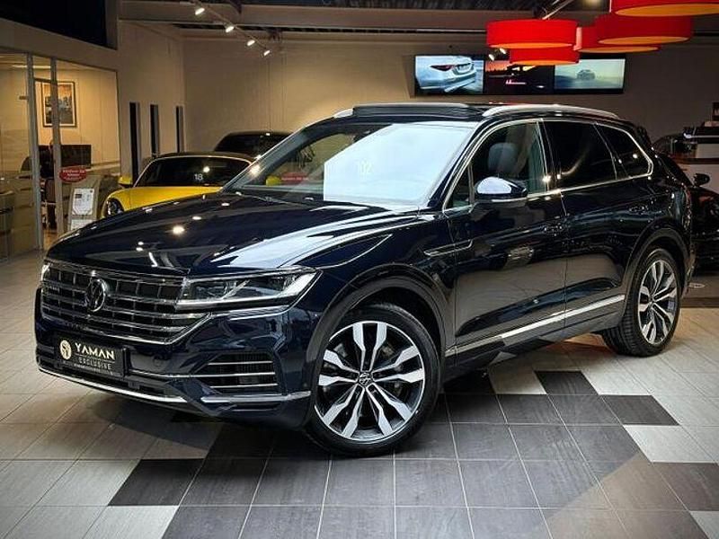 Blau Gebraucht 2022 VW Touareg Elegance SUV | 44.850 € (Fairer Preis) - Bild 1/4