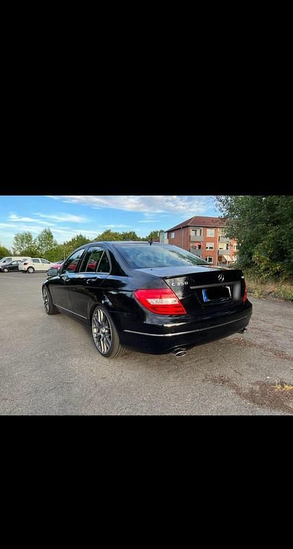 Gebraucht Mercedes C350 264 PS (194 kW) 2012 Schwarz Limousine