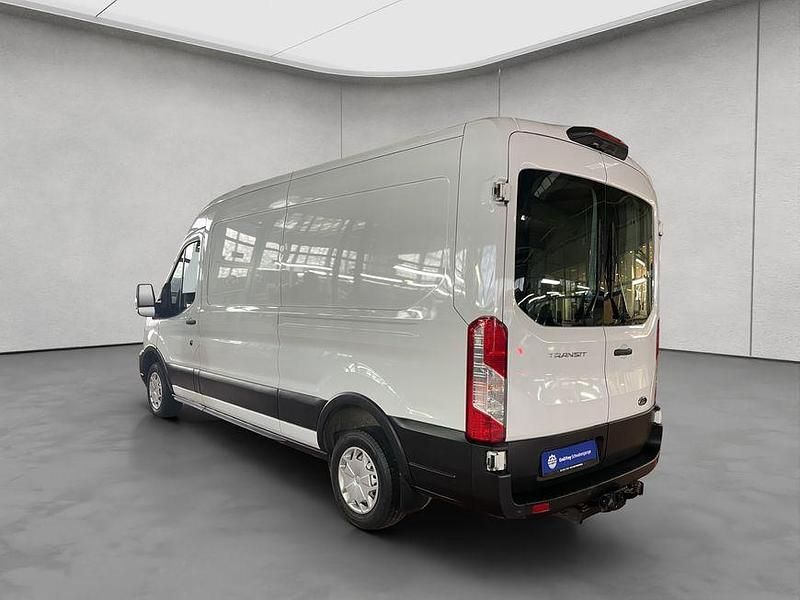 Gebraucht Ford Transit Trend 131 PS (96 kW) 2021 Weiß Pickup