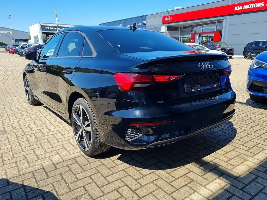 Gebraucht Audi A3 Sport 150 PS (110 kW) 2022 Mythosschwarz metallic (schwarz) Limousine