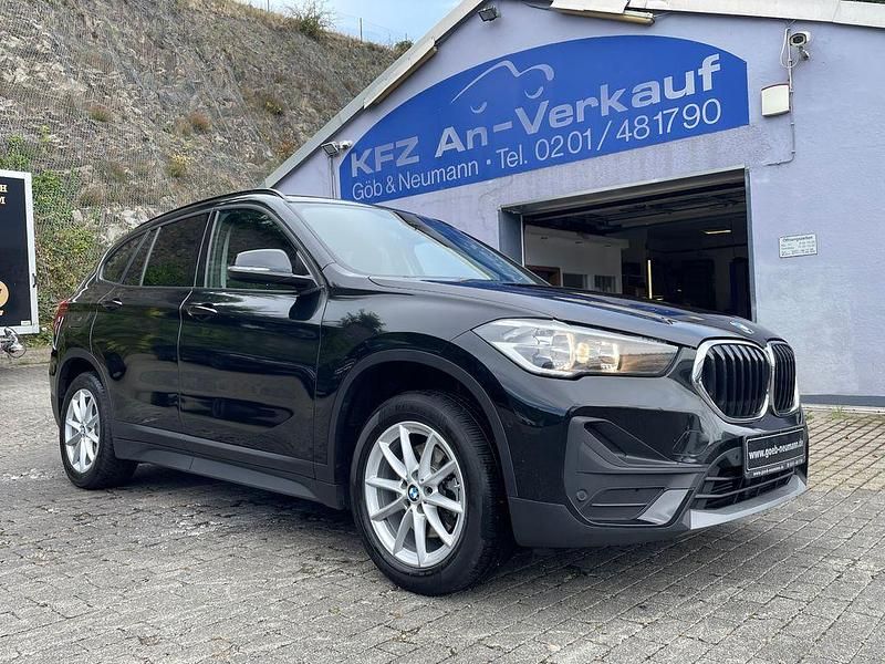Schwarz Gebraucht 2021 BMW X1 Advantage SUV | 15.990 € (Guter Preis) - Bild 1/4
