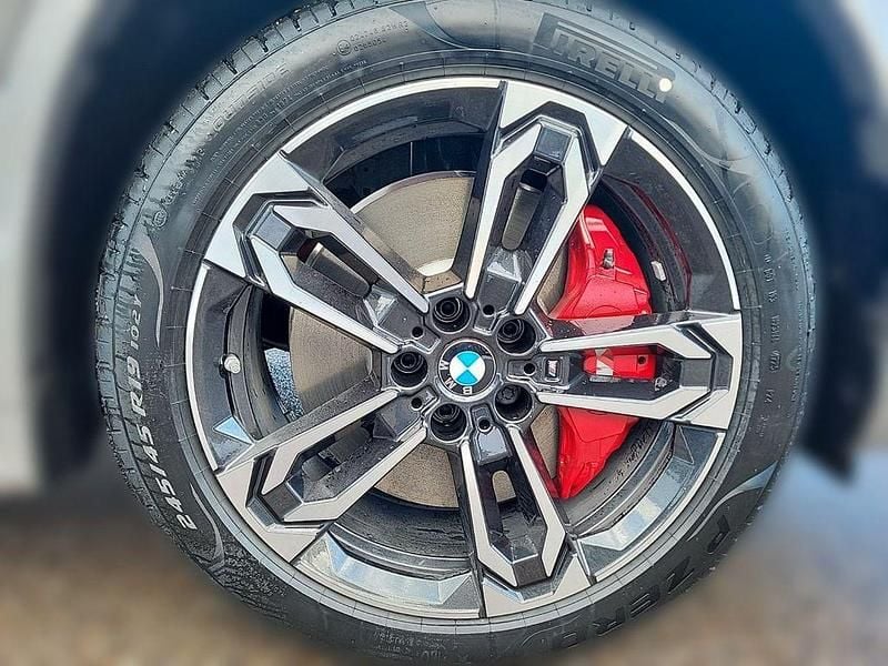 Neu BMW iX1 Luxury Line 203 kW (277 PS) 2025 Spacesilber metallic SUV