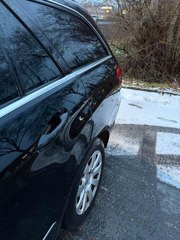 Gebraucht Mercedes E350 Avantgarde 265 PS (194 kW) 2011 Schwarz Kombi