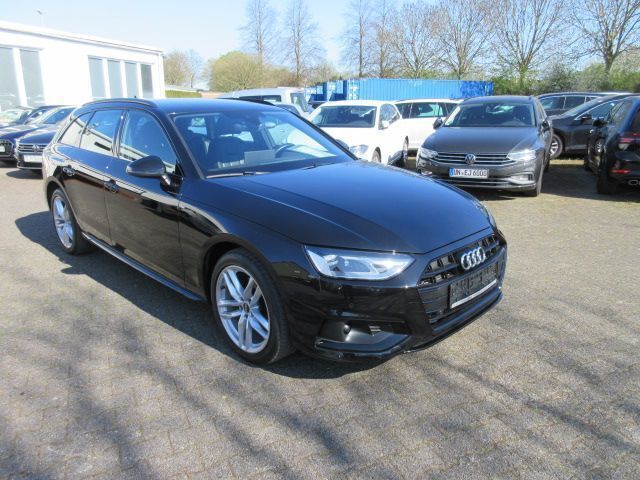 Mythosschwarz (metallic) Gebraucht 2022 Audi A4 Advanced Kombi | 26.988 € (Guter Preis) - Bild 1/4