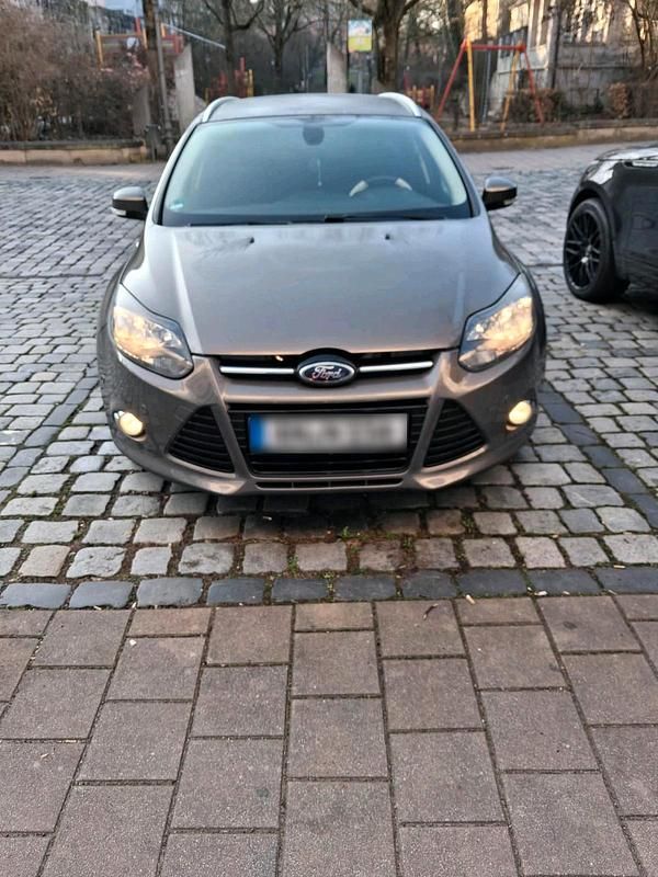 Gebraucht Ford Focus 150 PS (110 kW) 2013 Andere farben Kombi