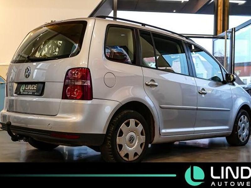 Gebraucht VW Touran Trendline 140 PS (102 kW) 2013 Grau Van / Kleinbus