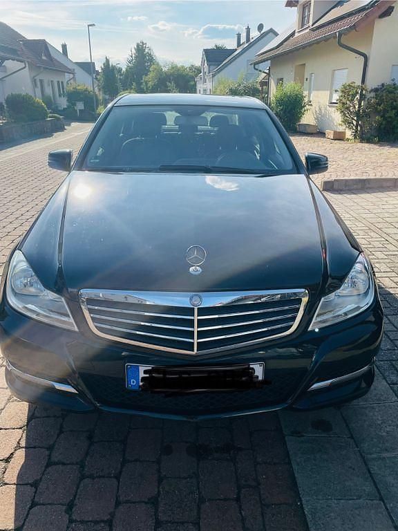 Schwarz Gebraucht 2012 Mercedes C180 Elegance Limousine | 7.800 € (Guter Preis) - Bild 1/4