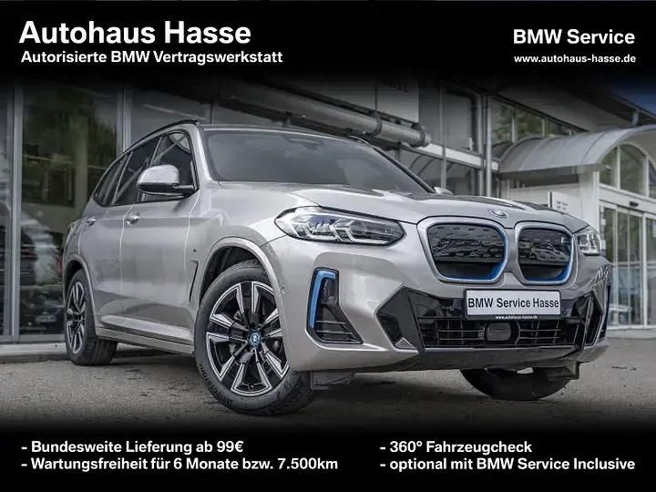 Blau Gebraucht 2024 BMW iX3 Impressive SUV | 52.929 € (Superpreis) - Bild 1/4