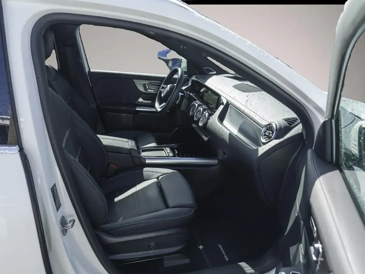 Gebraucht Mercedes EQA250 139 kW (190 PS) 2025 Manufacturer SUV