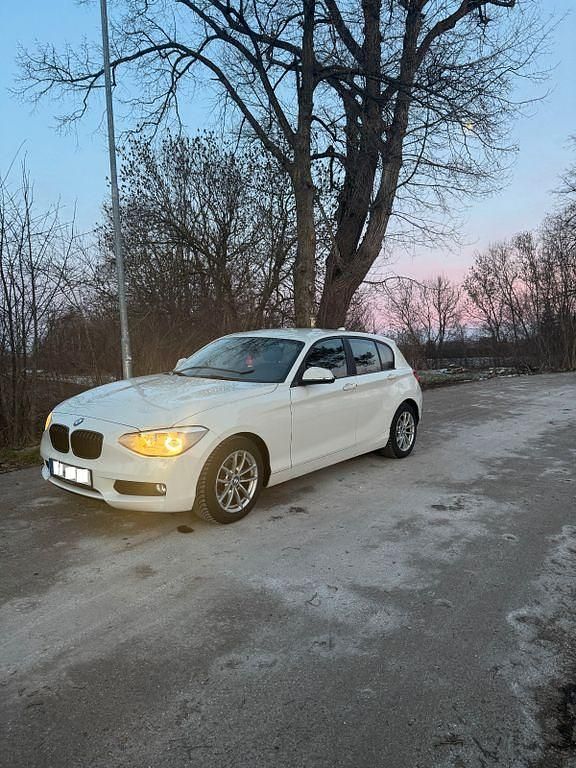 Gebraucht BMW 116 136 PS (100 kW) 2012 Weiß Kleinwagen