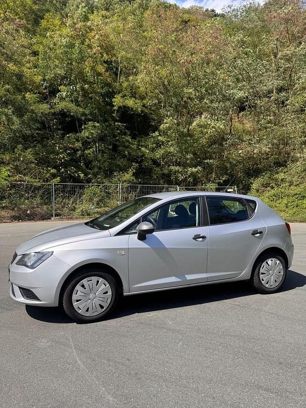 Silber Gebraucht 2017 Seat Ibiza Style Kleinwagen | 6.499 € (Guter Preis) - Bild 1/4