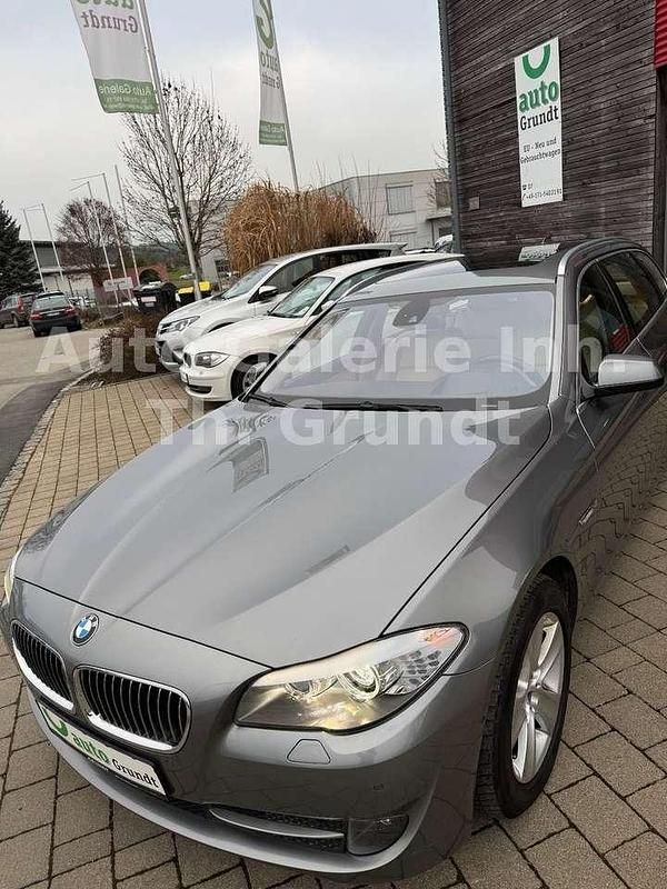 Gebraucht BMW 525 Sport Line 218 PS (160 kW) 2012 Grau Kombi