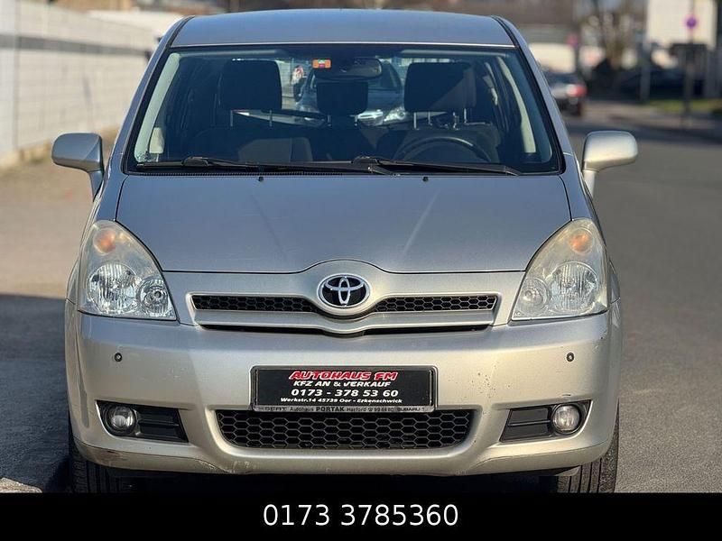 Gebraucht Toyota Corolla Verso 129 PS (94 kW) 2006 Silber Van / Kleinbus