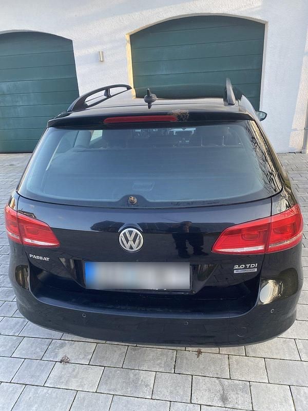 Gebraucht VW Passat 140 PS (102 kW) 2011 Schwarz Kombi