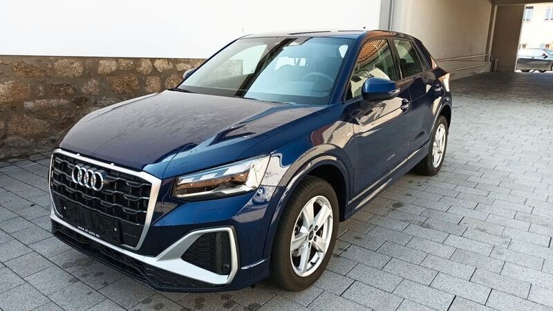 Blau Gebraucht 2024 Audi Q2 S-Line SUV | 29.990 € (Guter Preis) - Bild 1/4