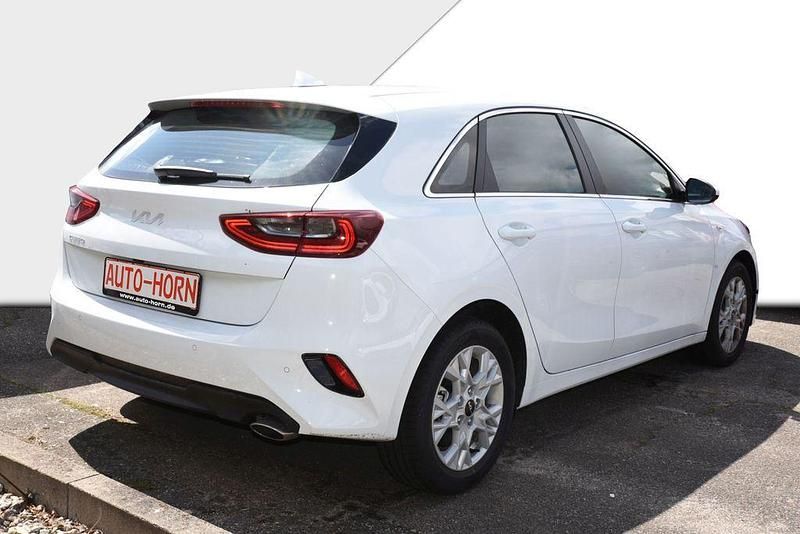 Gebraucht Kia Ceed Vision 140 PS (102 kW) 2025 Weiß Kleinwagen