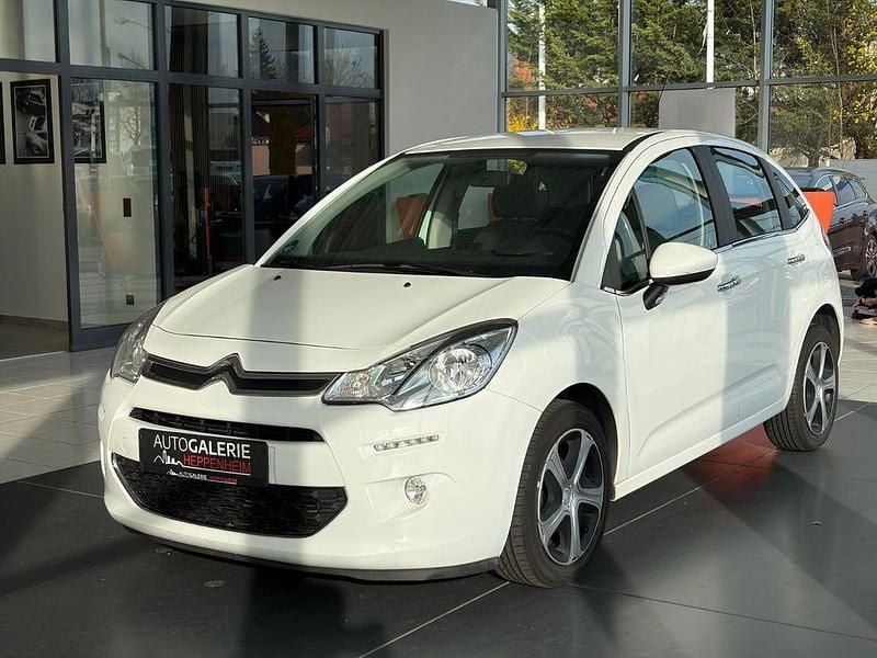 Gebraucht Citroën C3 SELECTION 82 PS (60 kW) 2016 Weiß Limousine