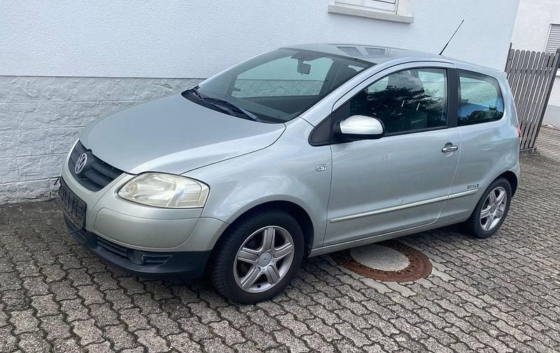 Usata VW Fox Style 75 CV (55 kW) 2010 Oro Utilitaria