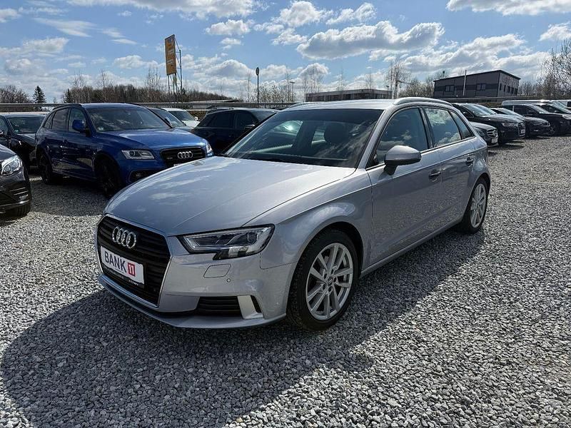Gebraucht Audi A3 Sport 116 PS (85 kW) 2019 Silber Limousine