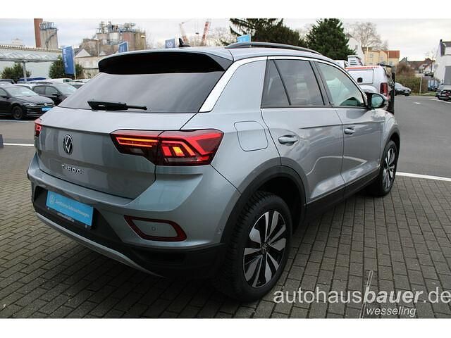 Gebraucht VW T-Roc Move 150 PS (110 kW) 2024 Silber / pyrit silber (metallic) SUV