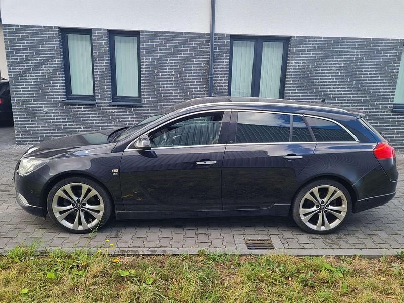 Gebraucht Opel Insignia Innovation 194 PS (142 kW) 2013 Schwarz Kombi
