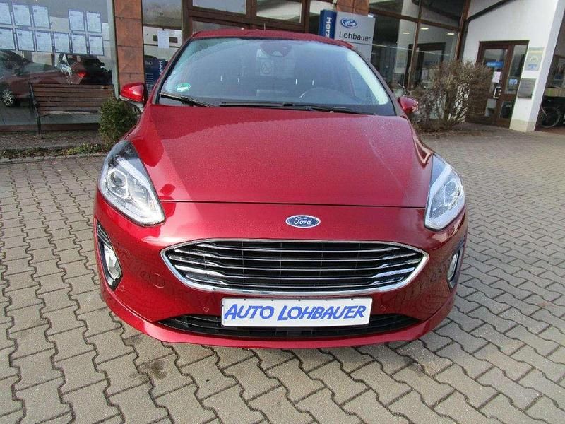 Gebraucht Ford Fiesta Titanium 125 PS (91 kW) 2021 Rubyrot (metallic) Kleinwagen