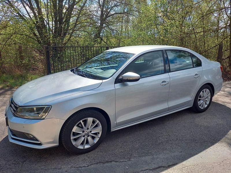 Silber Gebraucht 2014 VW Jetta Limousine | 6.000 € (Guter Preis) - Bild 1/4