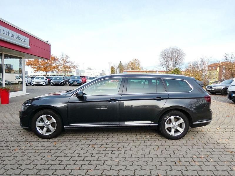 Gebraucht VW Passat Elegance 150 PS (110 kW) 2020 Grau Kombi