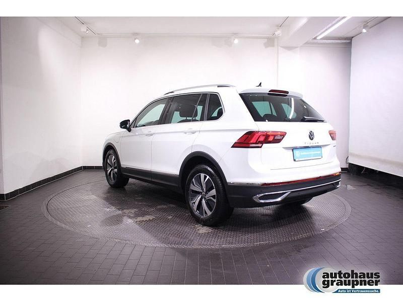 Gebraucht VW Tiguan Elegance 150 PS (110 kW) 2021 Weiss / pure white SUV