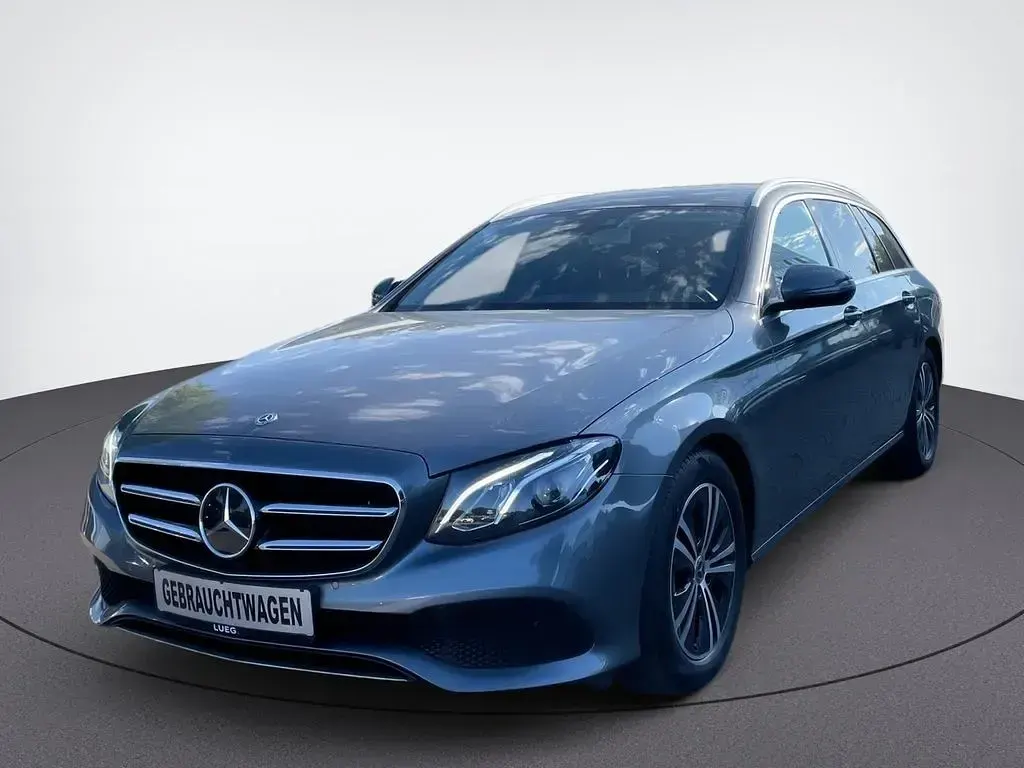 Gebraucht Mercedes E200 Avantgarde 197 PS (144 kW) 2020 Metalliclack selenitgrau Kombi