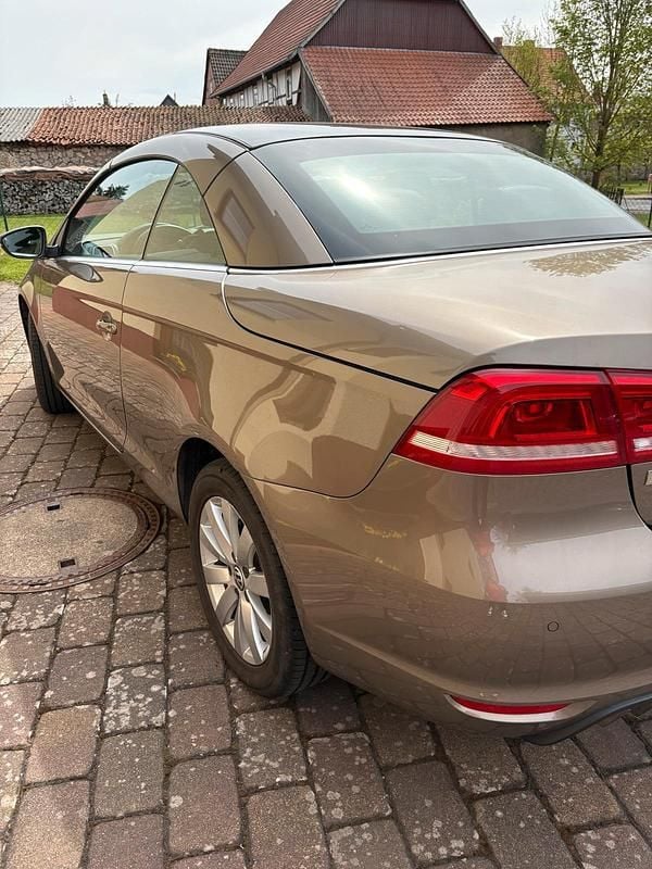 Gebraucht VW Eos 140 PS (102 kW) 2015 Gold Cabrio