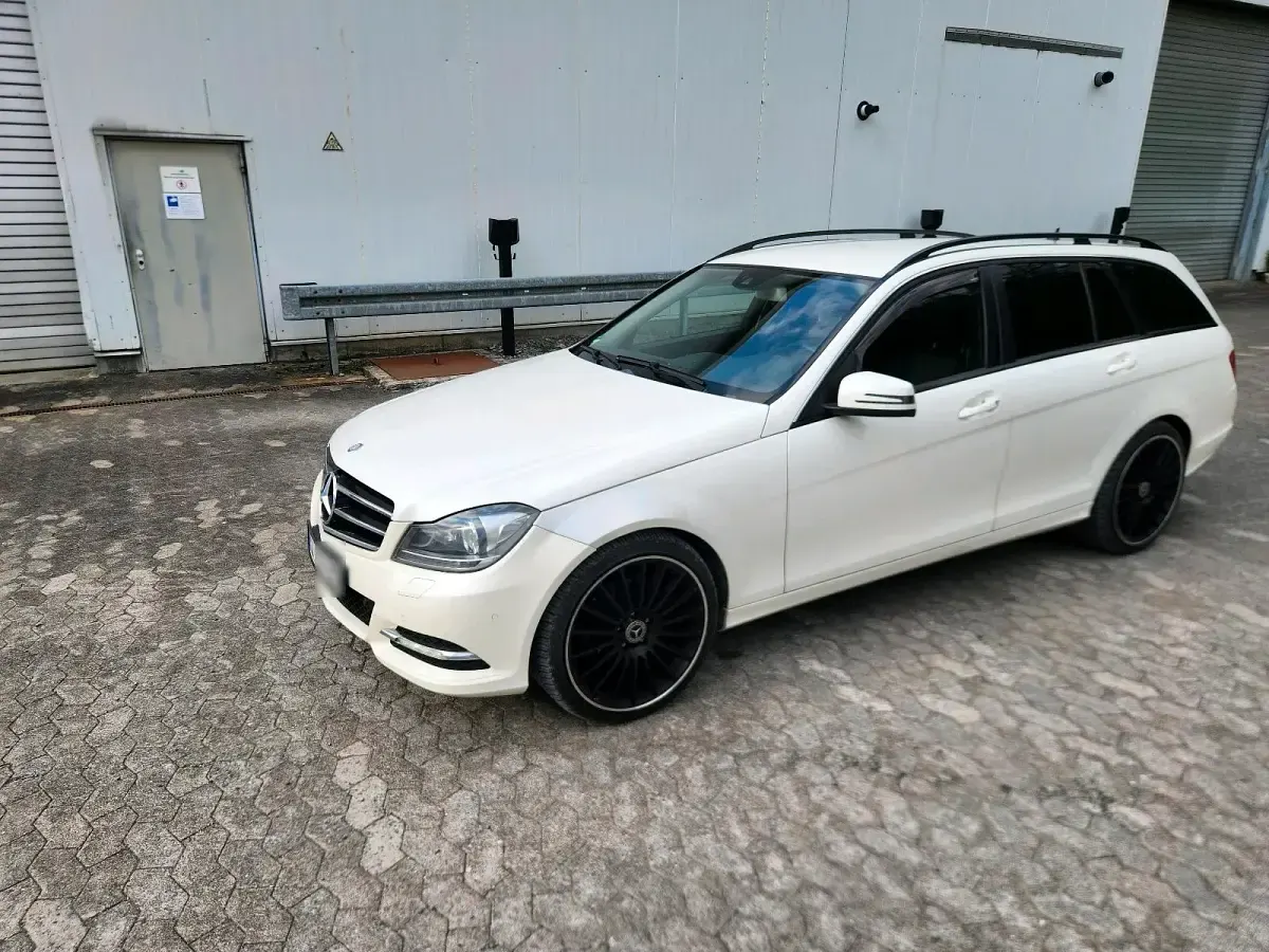 Gebraucht Mercedes C250 204 PS (150 kW) 2013 Weiß Kombi