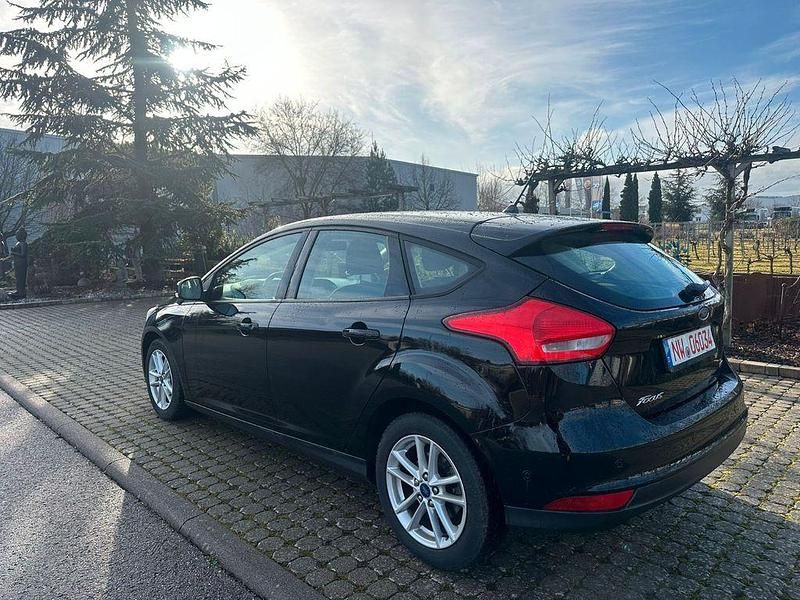Gebraucht Ford Focus 125 PS (91 kW) 2018 Schwarz Limousine