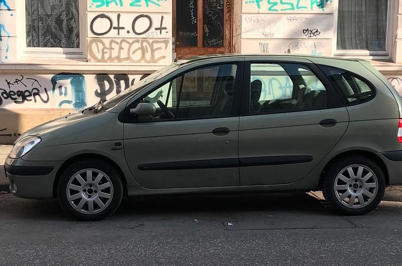 Gebraucht Renault Scénic 105 PS (77 kW) 2002 Grün Van / Kleinbus