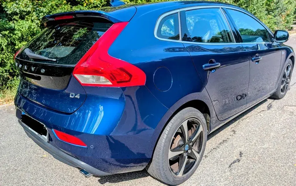 Gebraucht Volvo V40 Ocean Race 190 PS (139 kW) 2015 Blau Limousine