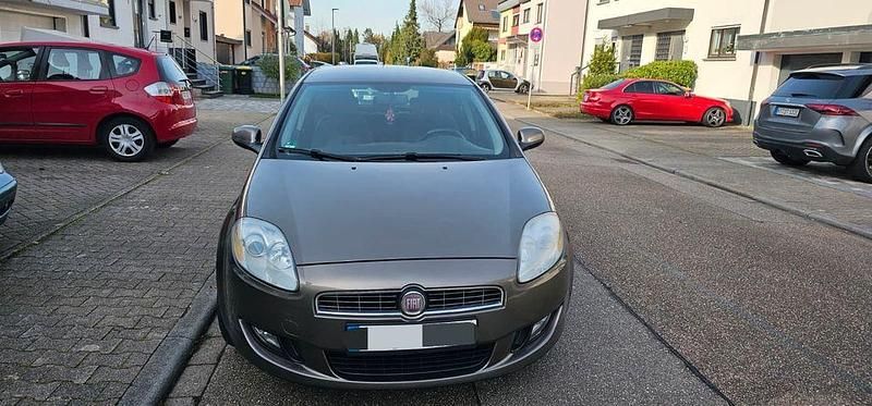 Grau Gebraucht 2007 Fiat Bravo Active Kleinwagen | 2.500 € (Etwas zu teuer) - Bild 1/4