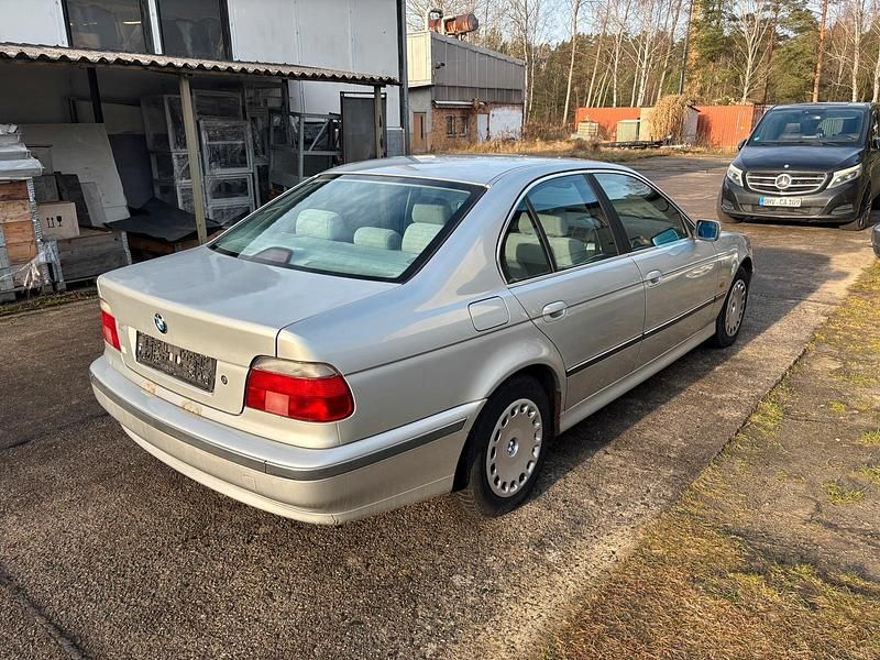 Gebraucht BMW 520 150 PS (110 kW) 1998 Silber Limousine