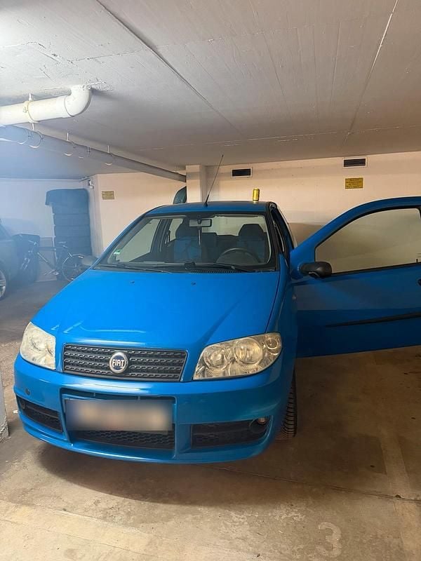Blau Gebraucht 2004 Fiat Punto Kleinwagen | 1.500 € - Bild 1/4