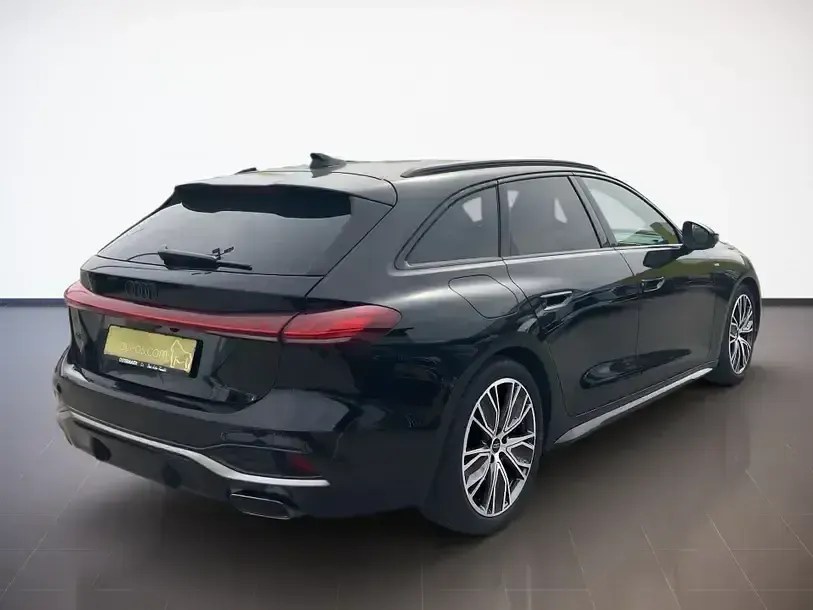 Gebraucht Audi A5 S-Line 204 PS (150 kW) 2025 Schwarz Kombi